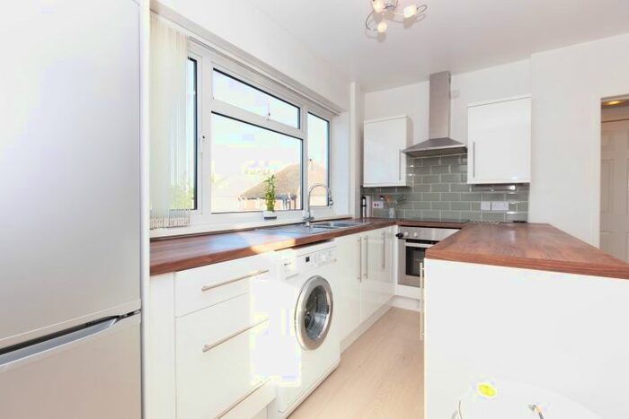 2 Bedroom Flat To Rent In Cumnor Hill, Cumnor, Oxford OX2