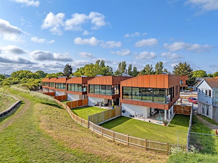 3 Bedroom Detached House For Sale In Kingsmans Point, Kingsmans Farm Road, Hullbridge, Hockley, SS5