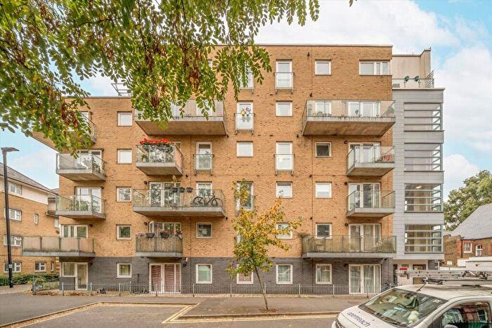 2 Bedroom Flat To Rent In Ashton House, Kennington, SE11