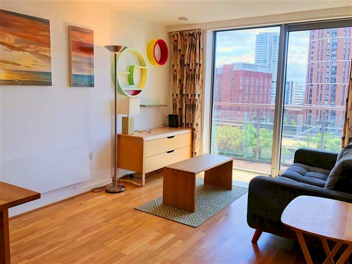 2 Bedroom Flat To Rent In Whitehall Quay, Leeds, LS1