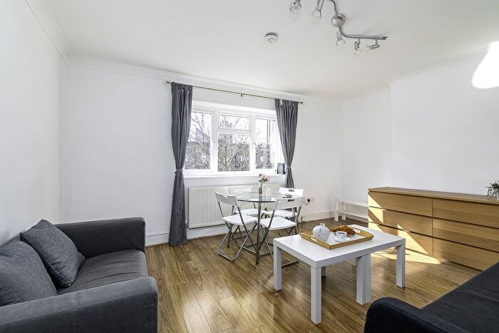 3 Bedroom Flat To Rent In Evelyn Court, Evelyn Walk, Old Street, N1