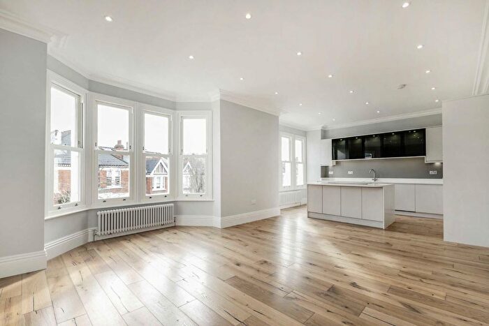 4 Bedroom Maisonette To Rent In Harborough Road, Streatham, SW16