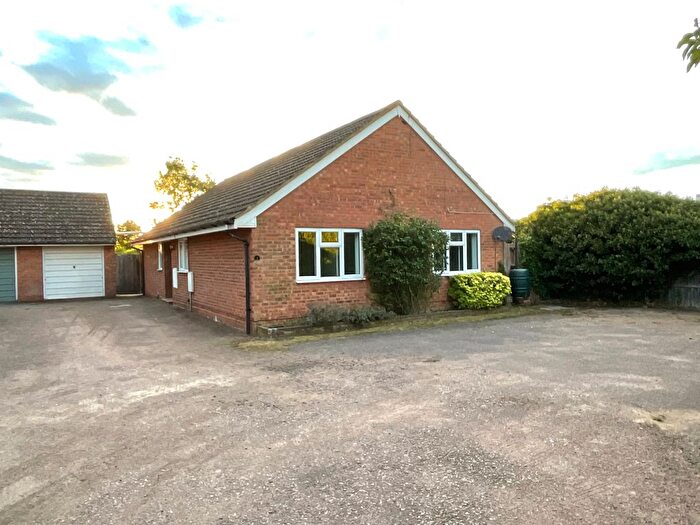 3 Bedroom Detached House For Sale In Bedford Road, Lower Stondon, SG16