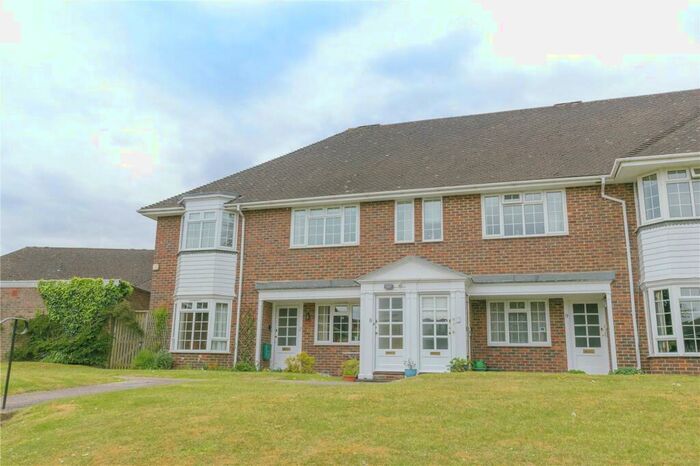 3 Bedroom Apartment To Rent In Firgrove Court, Farnham, Surrey, GU9
