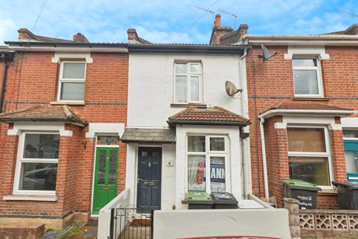 3 Bedroom Terraced House For Sale In Wingfield Road, Gravesend, Kent, DA12