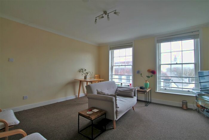 2 Bedroom Flat To Rent In Town Pier, Gravesend, Kent, DA11