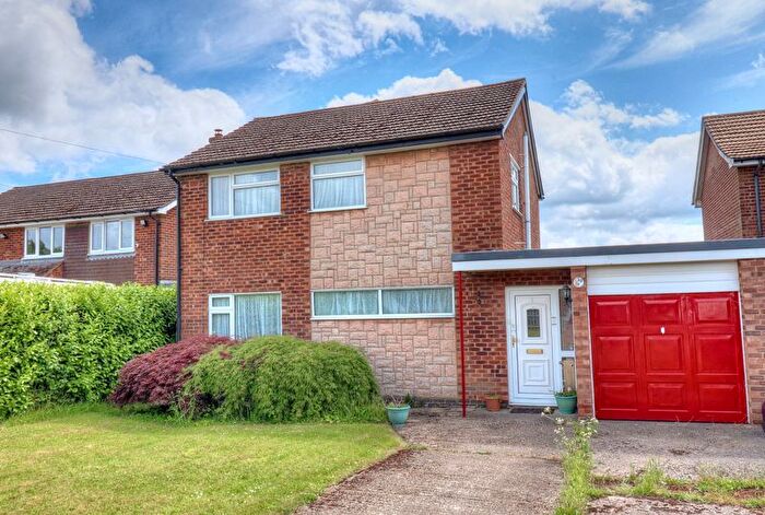 4 Bedroom Detached House For Sale In Mill Road, Stokenchurch, HP14
