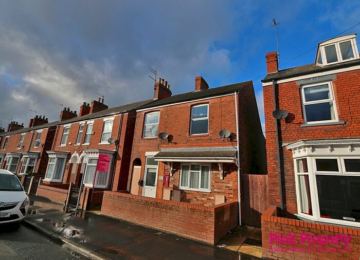2 Bedroom Flat To Rent In Grovehill Road, Beverley, HU17