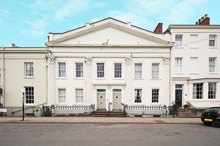 2 Bedroom Apartment For Sale In Portland Place West, Garden Apartment, Royal Leamington Spa, CV32