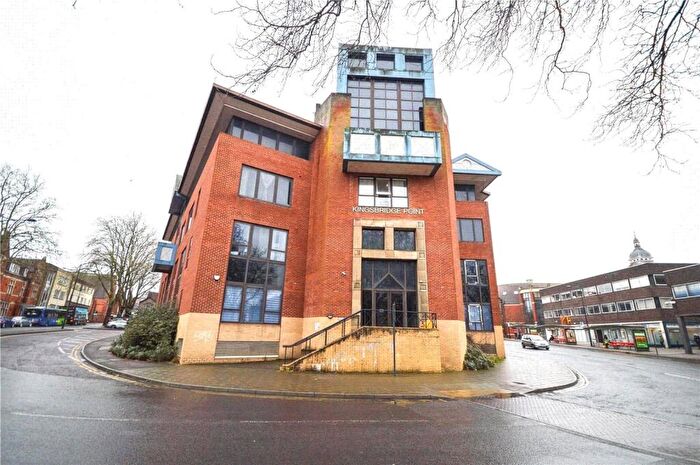 2 Bedroom Apartment To Rent In Kingsbridge Point, Swindon, SN1