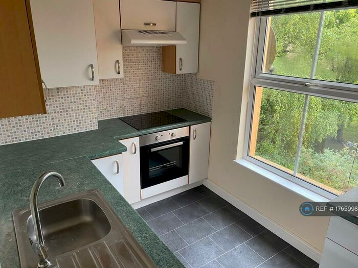 2 Bedroom Flat To Rent In Deansgate, Bolton, BL1