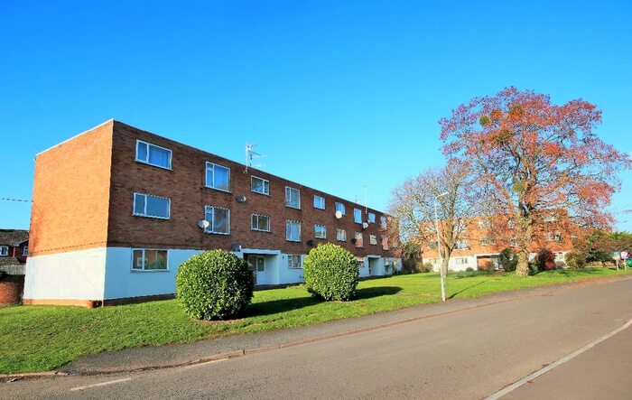 3 Bedroom Flat To Rent In Farleigh Road, Pershore, WR10