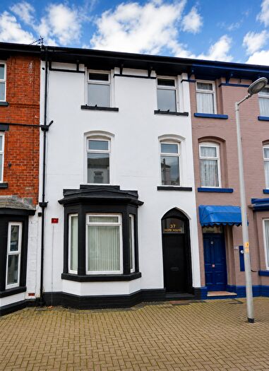7 Bedroom Property For Sale In Bairstow Street, Blackpool, FY1