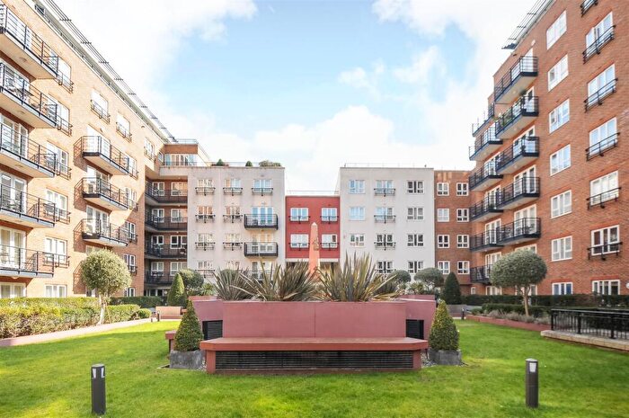 2 Bedroom Flat To Rent In Alexander House, Royal Quarter, Kingston Upon Thames, KT2