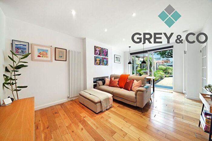 3 Bedroom Bungalow For Sale In Wembley, Greater London, HA0