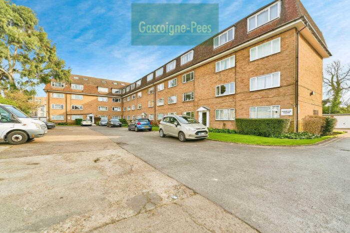 2 Bedroom Flat To Rent In Linden Grove, New Malden, KT3