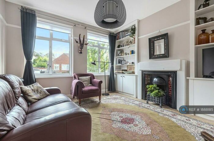 2 Bedroom Maisonette To Rent In Patterson Court, London, SE19