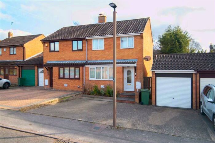 3 Bedroom Semi-Detached House To Rent In Dexter Avenue, Oldbrook, Milton Keynes, MK6