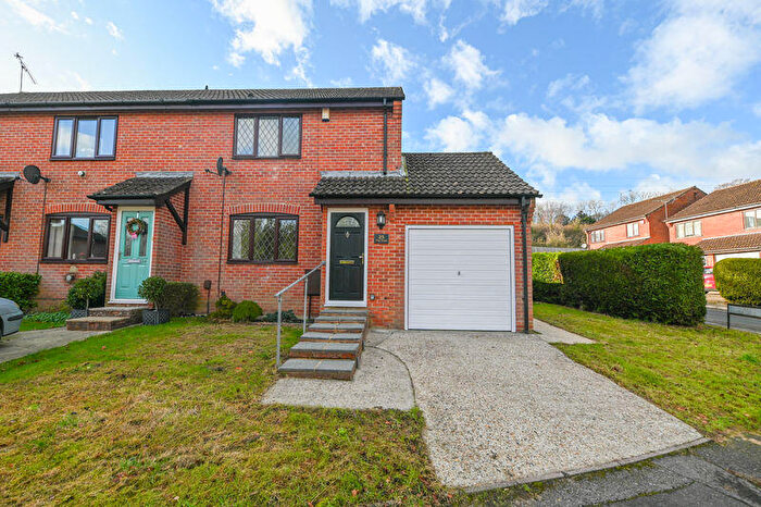 2 Bedroom Semi-Detached House To Rent In The Yews, Horndean, PO8