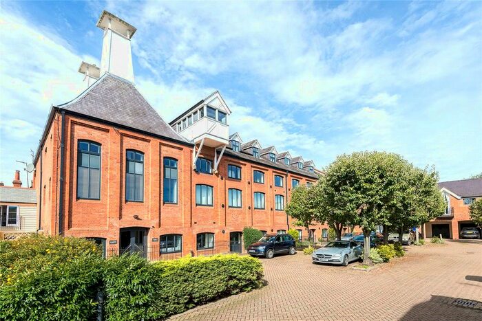 2 Bedroom Flat To Rent In The Malthouse, New Street, Henley-On-Thames, Oxfordshire, RG9