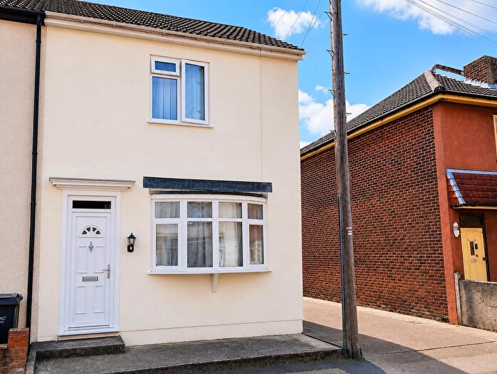 3 Bedroom End Of Terrace House To Rent In Freemantle Road, Gosport, PO12