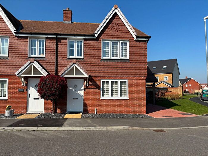 3 Bedroom Semi-Detached House For Sale In Long Strakes, Staplehurst, TN12