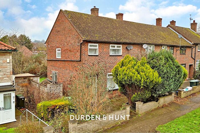 2 Bedroom End Of Terrace House For Sale In Goldingham Avenue, Loughton, IG10