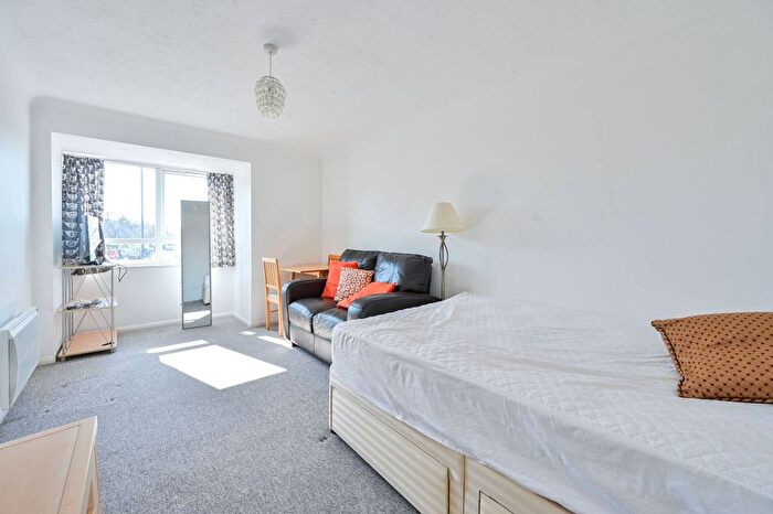 Studio For Sale In Chaucer Drive, Bermondsey, London, SE1