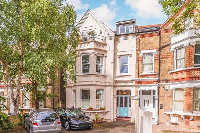 1 Bedroom Flat To Rent In St. Margarets Road, St Margarets, TW1