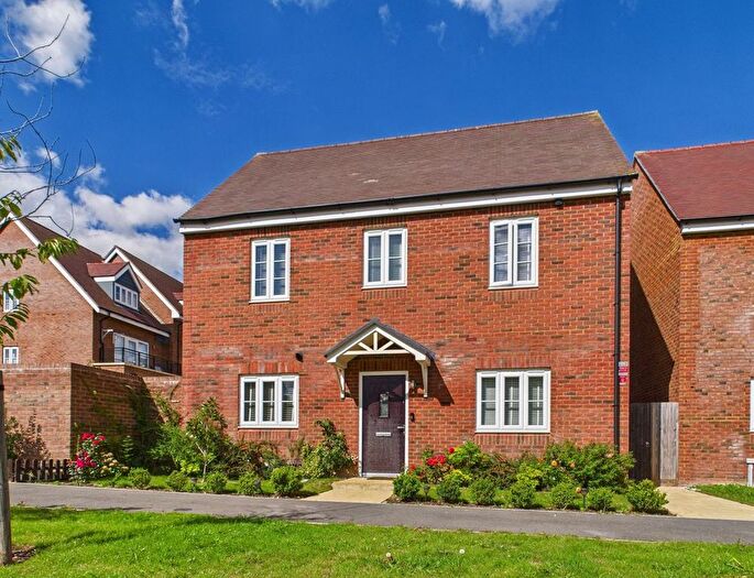 3 Bedroom Detached House For Sale In Isabella Walk, Tadworth, KT20