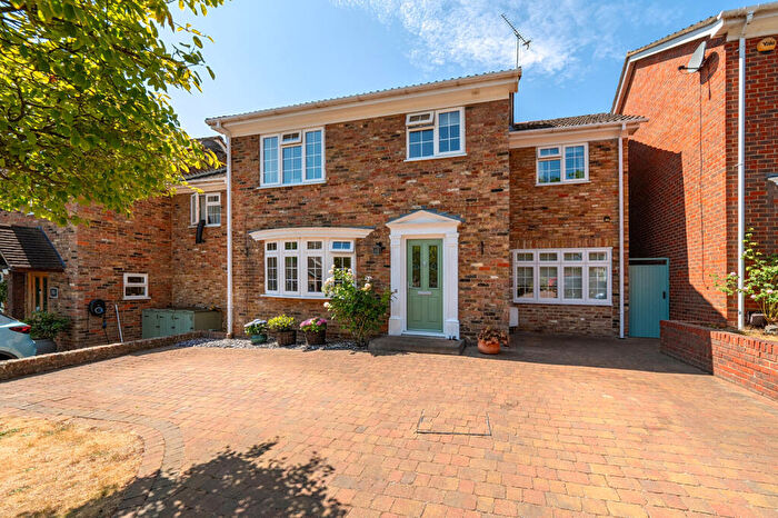 4 Bedroom Detached House For Sale In Birchwood Drive, Lightwater, GU18