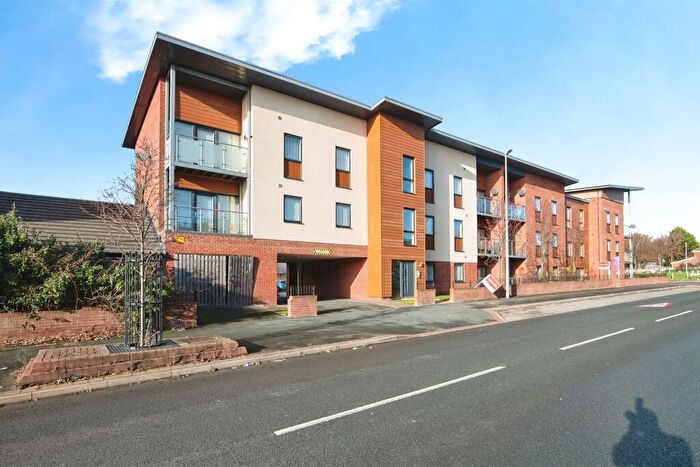 2 Bedroom Flat For Sale In Claypit Lane, West Bromwich, B70