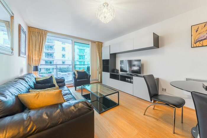 2 Bedroom Flat To Rent In Bridge House, St. George Wharf, Nine Elms, London, SW8