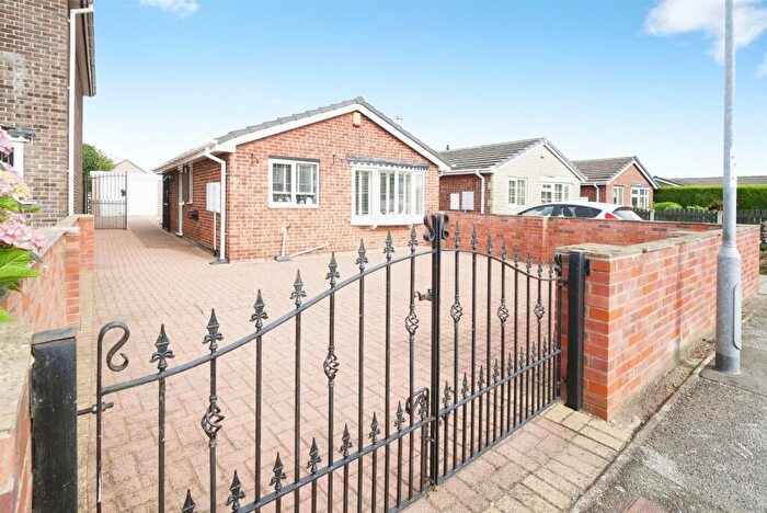 2 Bedroom Detached Bungalow For Sale In Buckingham Way, Royston, Barnsley, S71