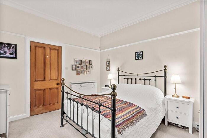 3 Bedroom Cottage For Sale In Denny, FK6