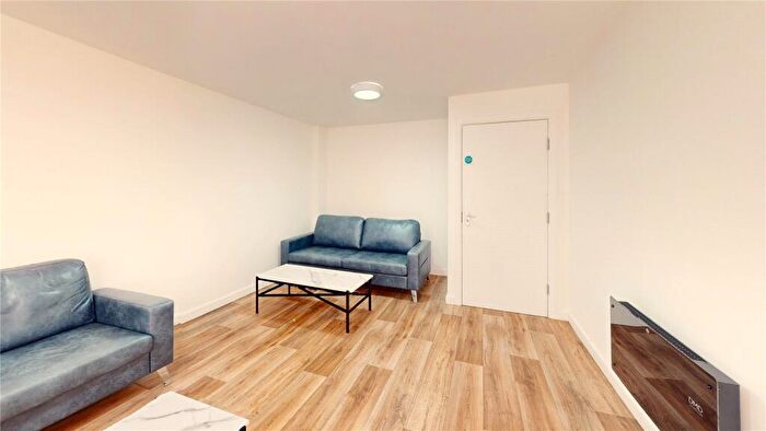 Apartment To Rent In Twyning Road, Stirchley, Birmingham, West Midlands, B30