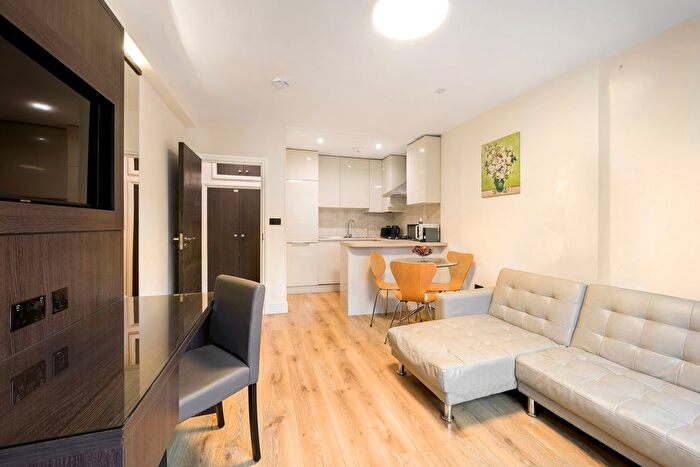 1 Bedroom Flat To Rent In Penywern Road, Earls Court, SW5