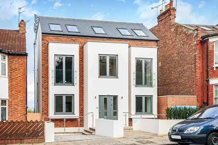 1 Bedroom Flat For Sale In Alexandra Park Road, Wood Green, London, N22