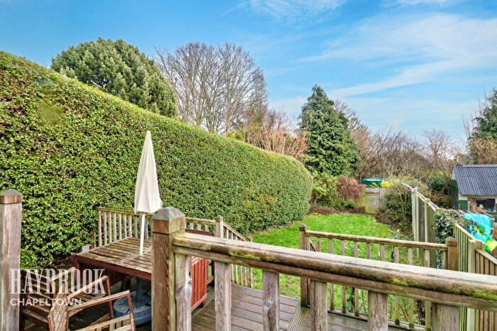 3 Bedroom Semi-Detached House For Sale In School Lane, Grenoside, S35