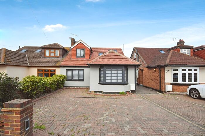 4 Bedroom Semi Detached House For Sale In Cadogan Avenue, West Horndon, Brentwood, CM13