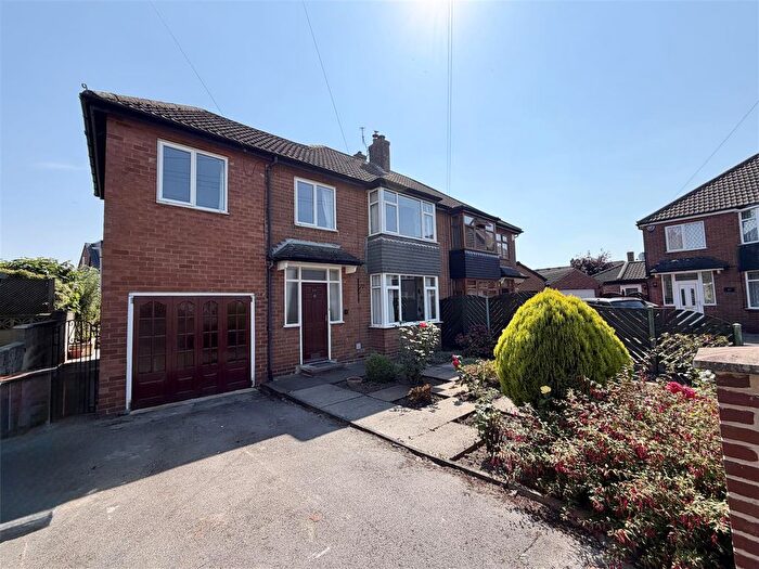 4 Bedroom Semi Detached House For Sale In Brunswick Gardens, Garforth, Leeds, LS25