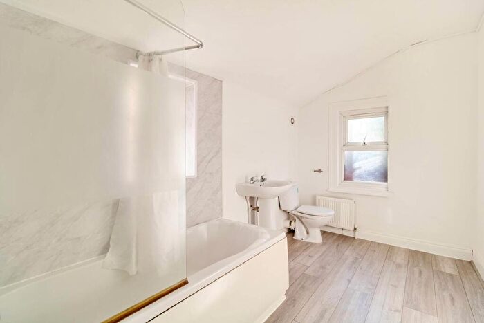 2 Bedroom Terraced House To Rent In Southampton Street, Central Reading, RG1