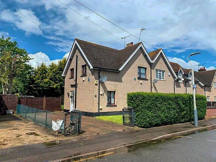 4 Bedroom Semi-Detached House To Rent In Sipson Way, Sipson, West Drayton UB7