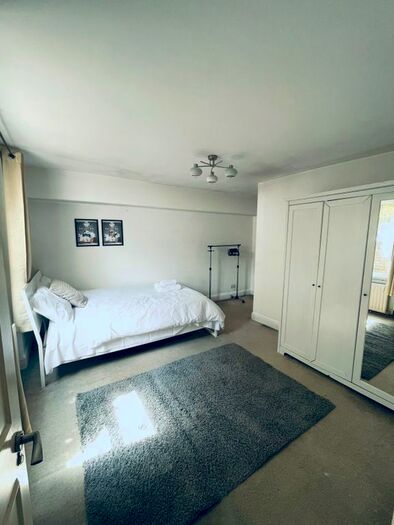 4 Bedroom Flat To Rent In Lillie Road, London, SW6
