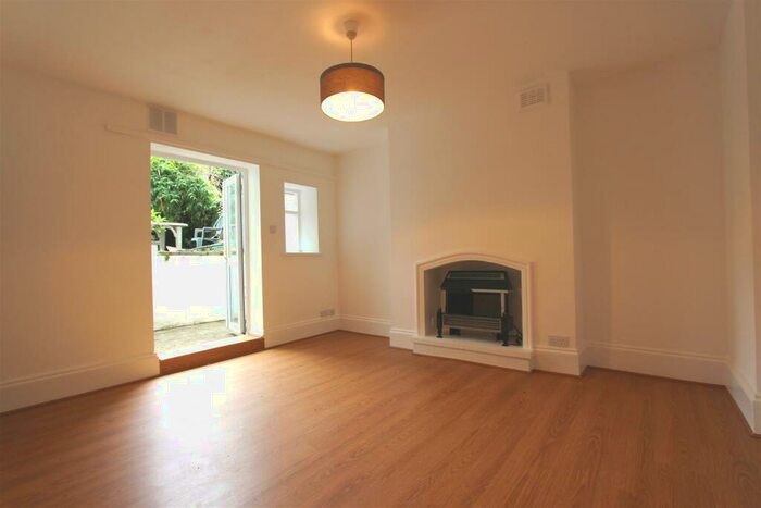 1 Bedroom Apartment To Rent In Camden Park Road, Camden Town, NW1