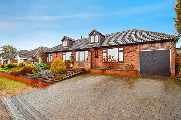 4 Bedroom Bungalow For Sale In Coopers Close, Kimpton, Hitchin, SG4