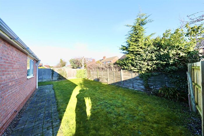 2 Bedroom Detached Bungalow For Sale In Lawson Avenue, Cottingham, HU16