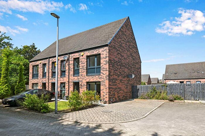 3 Bedroom End Of Terrace House For Sale In Cleghorn Road, Muirhouse, Edinburgh, EH4