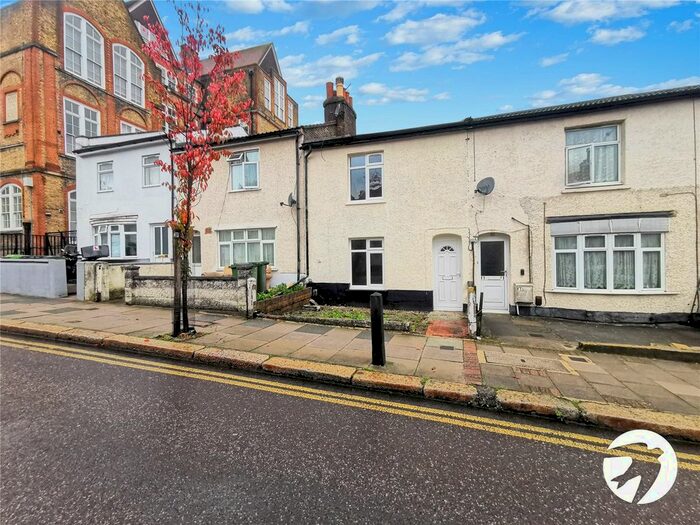3 Bedroom Detached House To Rent In Bloomfield Road, London, SE18