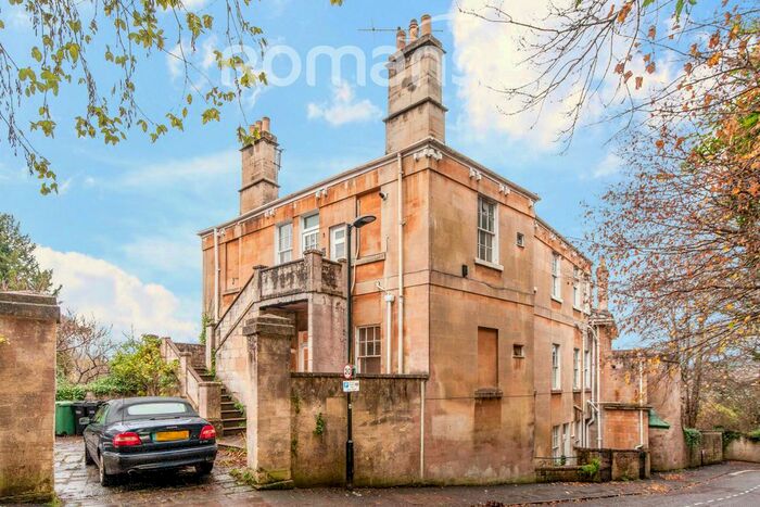 3 Bedroom Flat To Rent In Perrymead Place, Bath BA2